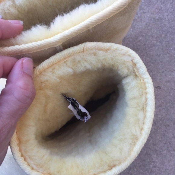 Ugg Shearling Classic Short Boot - Picture 8 of 8